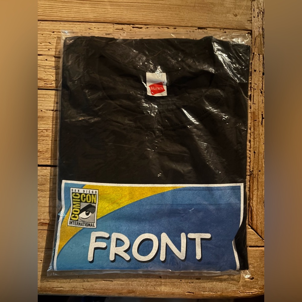Hanes Black Short-Sleeve Tee with Comic Con Front of Line/Back of Line Print